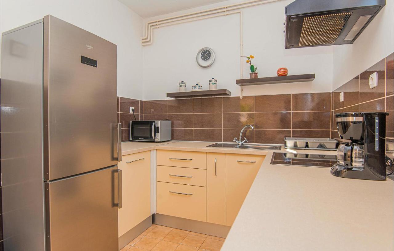 3 Bedroom Lovely Apartment In Brodarica بروداريكا المظهر الخارجي الصورة
